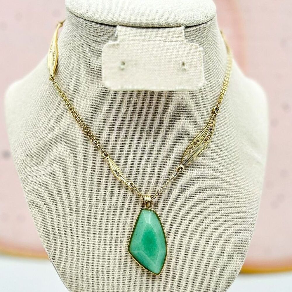 Chloe + Isabel Gold Tone Green Gilded Reeds Aventurine Pendant Necklace 30-33"